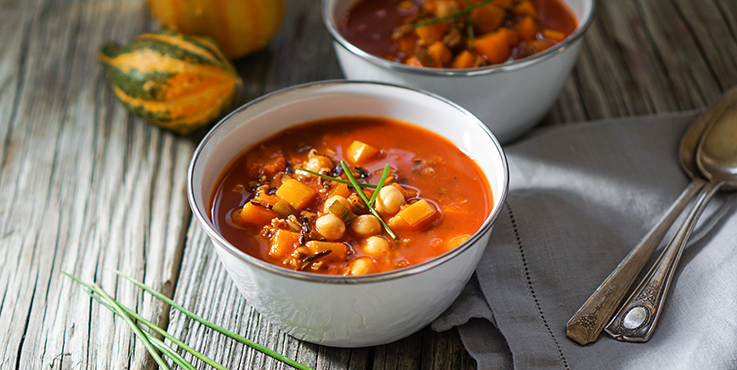 Chickpea soup in bowl on table
